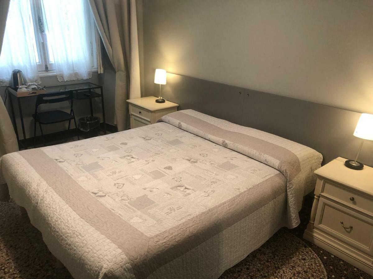 Check-Inn Rooms Genova Centro Zewnętrze zdjęcie