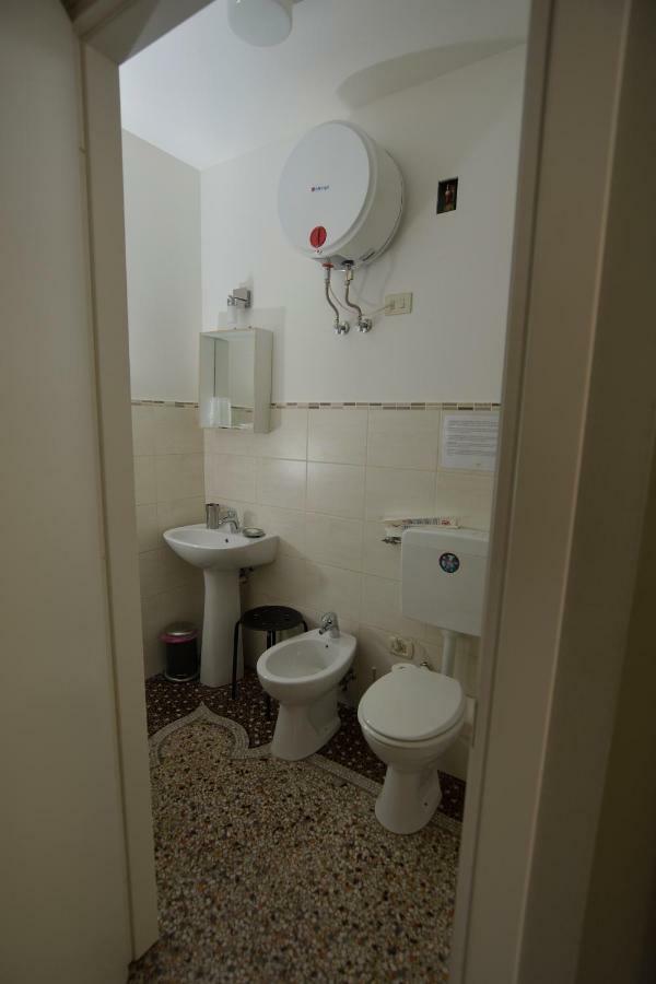 Check-Inn Rooms Genova Centro Zewnętrze zdjęcie